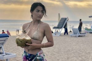 Samragyee RL Shah in beach