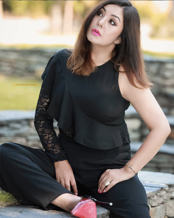 Karishma Manandhar Photo
